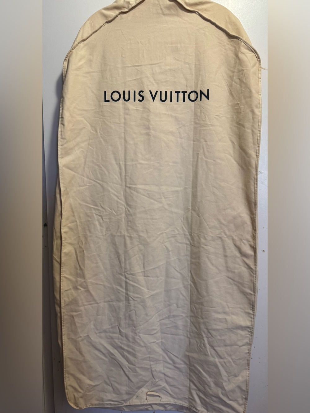 LOUIS VUITTON 💯% Authentic Garment Bag - Ideal for suits, dresses or gowns. EUC.